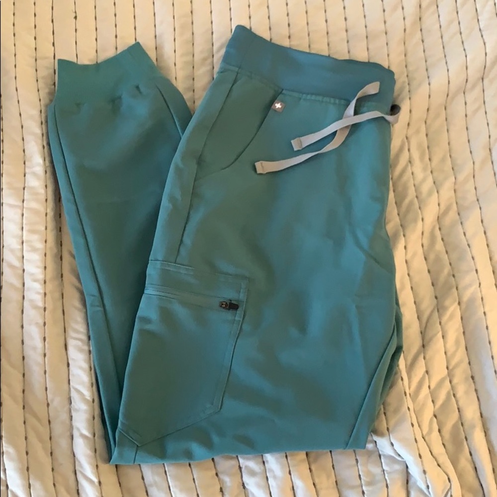 NWT figs hydrogen green jogger scrubs medium